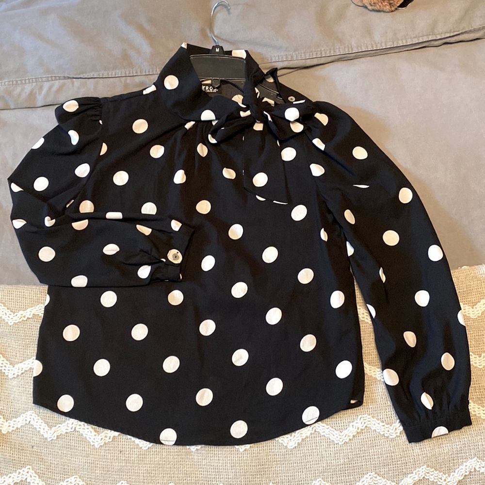 B&W blouse bow tie neck // SZ S